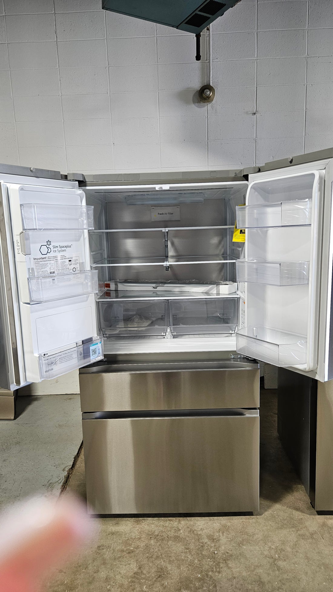 LG SCRATCH AND DENT REFRIGERATOR (F116)