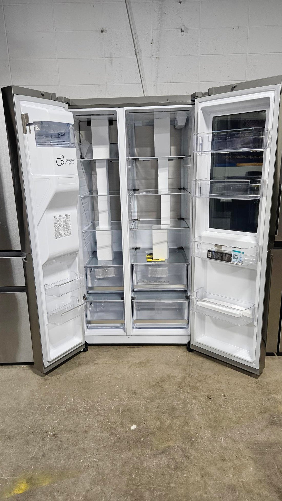 LG Scratch and Dent New Never Used Refrigerator (F127)